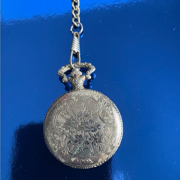 Vintage Acuet Japan Eagle Engraved Pocket Watch - Picture 4 of 10